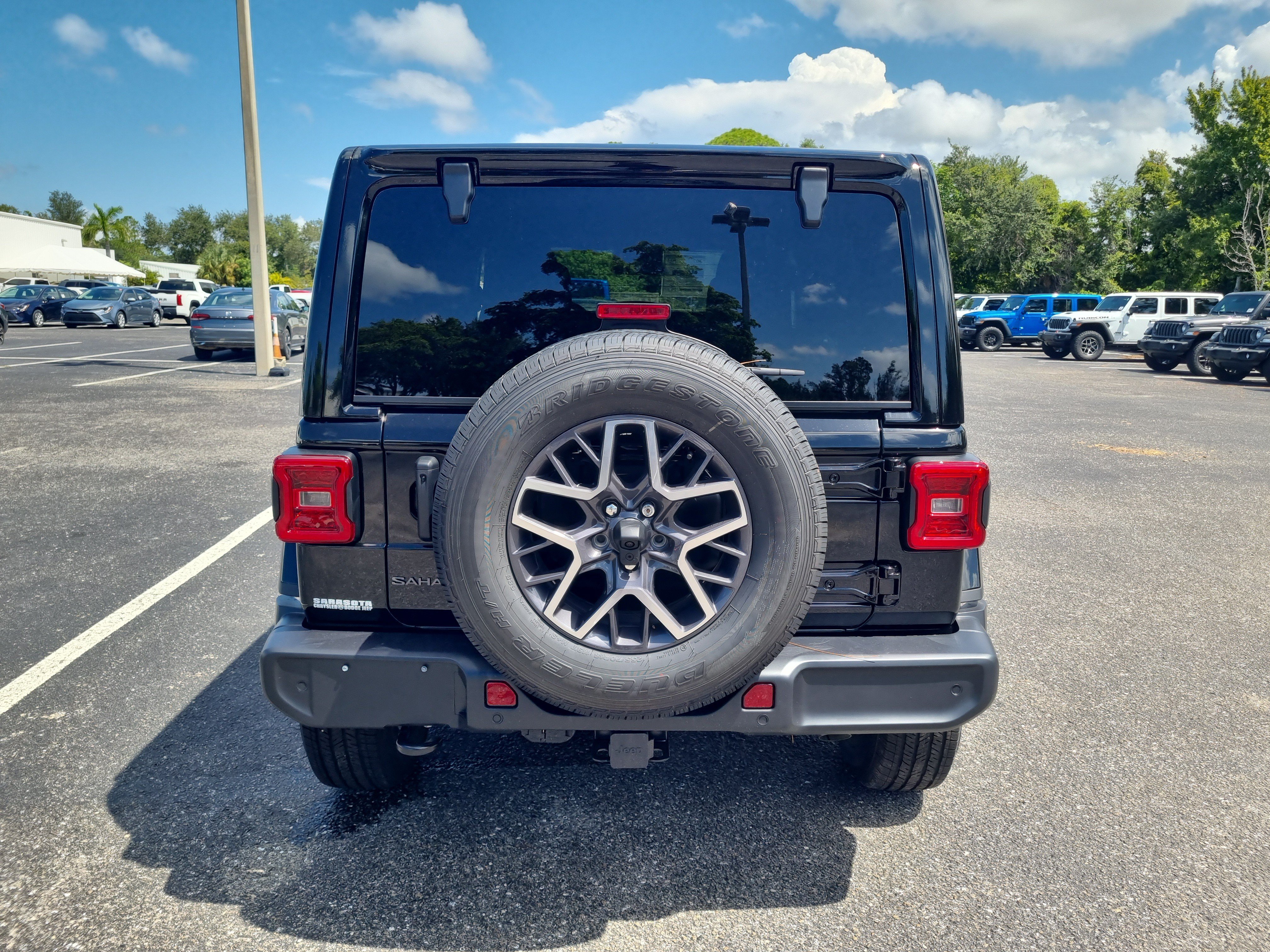 New 2026 Jeep Wrangler Unlimited Sahara AWD/4WD image 5