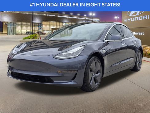 Used 2020 Tesla Model 3 Standard Range Plus image 2