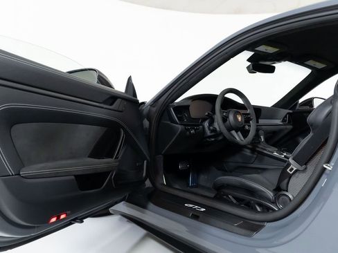 Used 2025 Porsche 911 GT3 w/ Weissach Package image 17