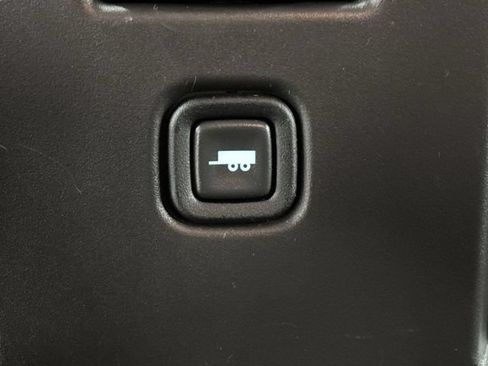 Used 2025 Chevrolet Express 3500 LT w/ LT Preferred Equipment Group RWD image 17