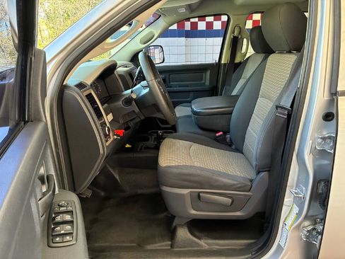 Used 2012 RAM 2500 ST w/ Chrome Appearance Group image 9