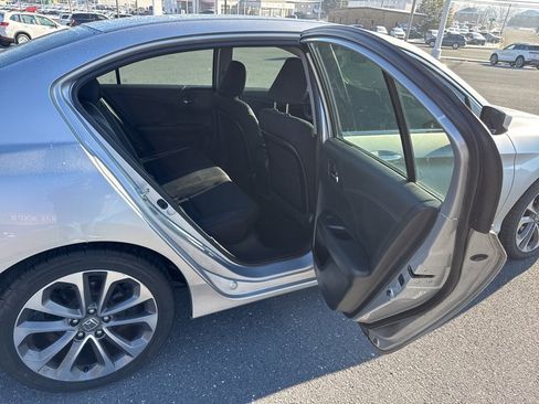 Used 2014 Honda Accord Sport image 18