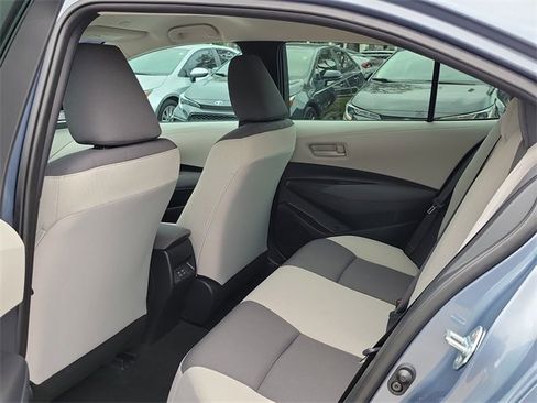 Used 2025 Toyota Corolla LE image 6