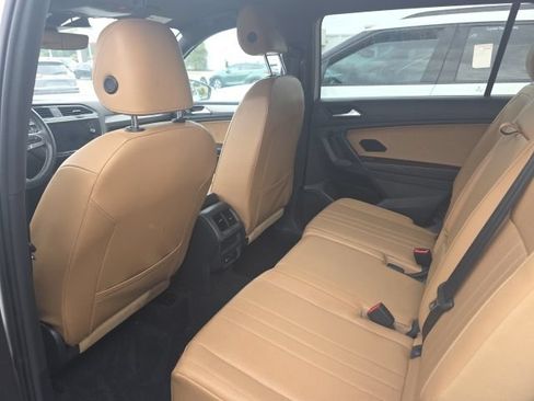 Used 2022 Volkswagen Tiguan SE FWD image 7