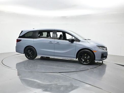 Used 2025 Honda Odyssey Sport-L image 3