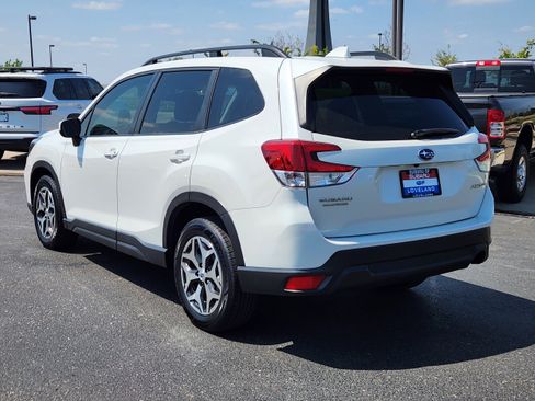 Used 2021 Subaru Forester Premium AWD/4WD image 3