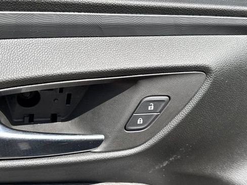 Used 2025 Buick Envista Sport Touring w/ Convenience I Package FWD image 23
