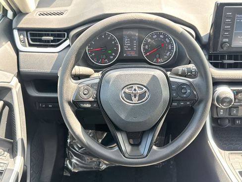 Used 2019 Toyota RAV4 XLE w/ Convenience Package FWD image 23