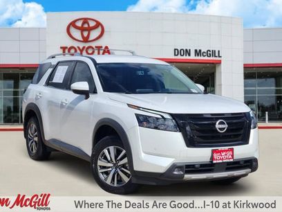 Used 2025 Nissan Pathfinder SL w/ Black Appearance Package