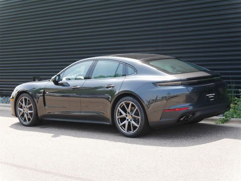 New 2025 Porsche Panamera 4 image 3