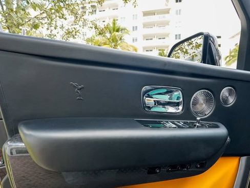 Used 2020 Rolls-Royce Cullinan Black Badge image 48