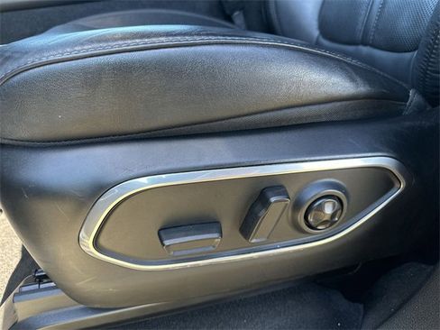 Used 2024 Jeep Wagoneer Series II w/ Flexible Seating Group image 14