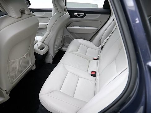 Certified 2023 Volvo XC60 B5 Plus w/ Climate Package image 21