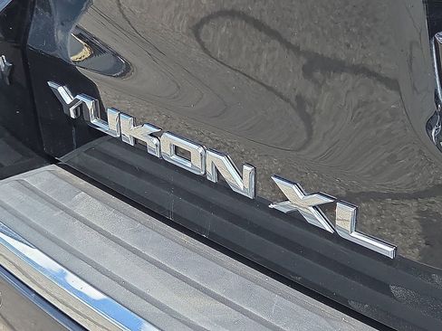 Used 2019 GMC Yukon XL Denali AWD/4WD image 8