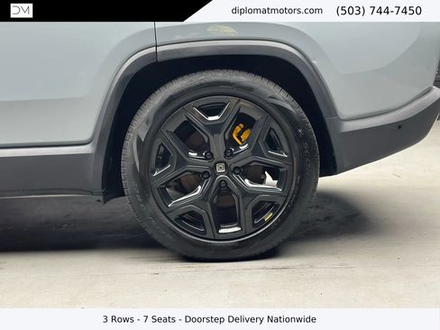 Used 2023 Rivian R1S Adventure image 37