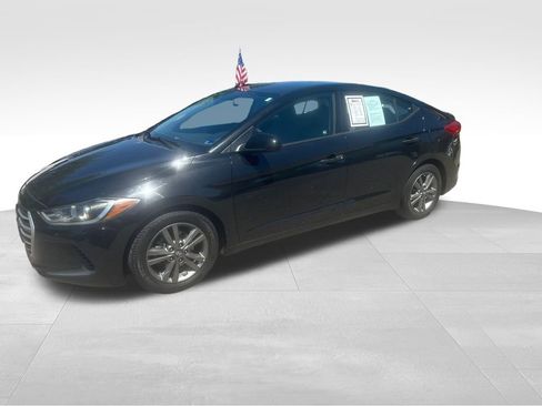 Used 2017 Hyundai Elantra SE FWD image 3