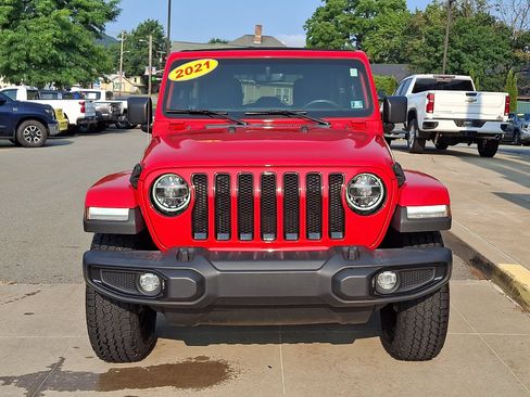Used 2021 Jeep Wrangler Unlimited Sahara AWD/4WD image 2
