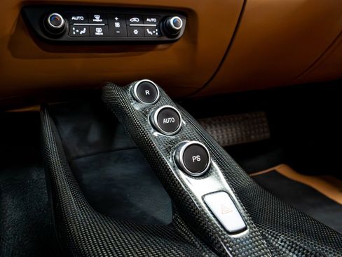 Used 2020 Ferrari 812 Superfast RWD image 68