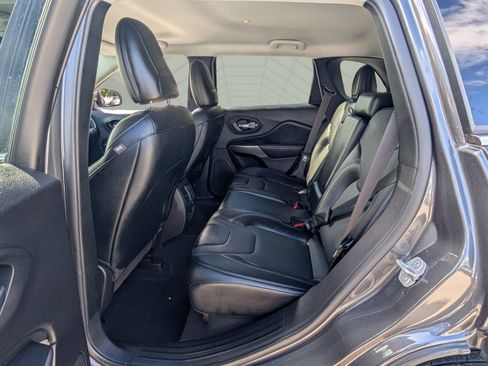 Used 2022 Jeep Cherokee Latitude Lux image 5