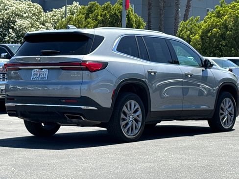 Used 2025 Buick Enclave Preferred FWD image 5