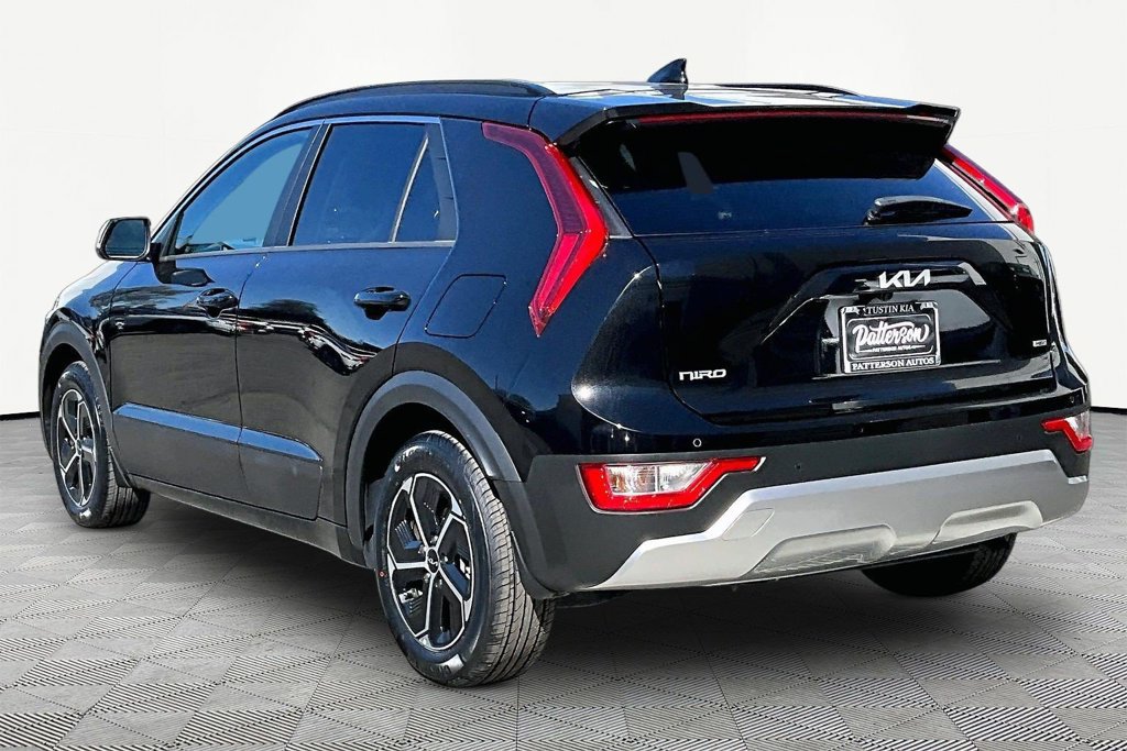 Used 2024 Kia Niro EX FWD image 7
