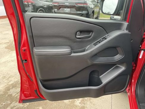 Used 2024 Nissan Frontier S w/ Technology Package AWD/4WD image 11