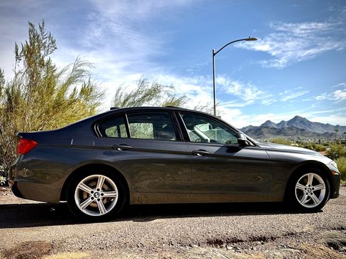 Used 2014 BMW 320i Sedan image 11