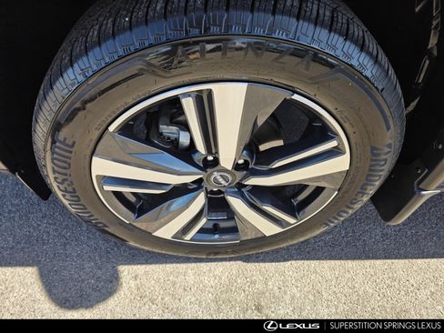 Used 2025 Nissan Rogue SL AWD/4WD image 10
