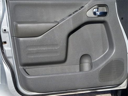 Used 2018 Nissan Frontier SV image 21
