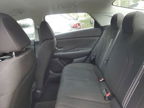 Used 2022 Hyundai Elantra SEL w/ Cargo Package FWD image 11