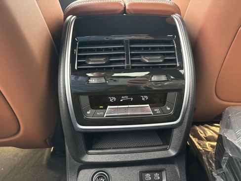 New 2026 BMW X7 M60i image 15