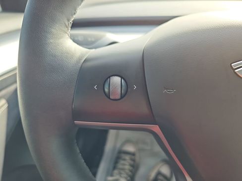 Used 2023 Tesla Model 3 Standard Range image 22