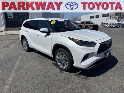 Used 2023 Toyota Highlander Limited