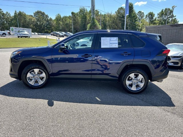 Used 2025 Toyota RAV4 XLE FWD image 32