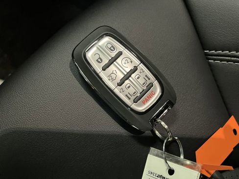 New 2026 Chrysler Pacifica Select w/ S Appearance Package image 26