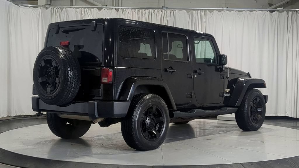 Used 2012 Jeep Wrangler Unlimited Sahara AWD/4WD image 10