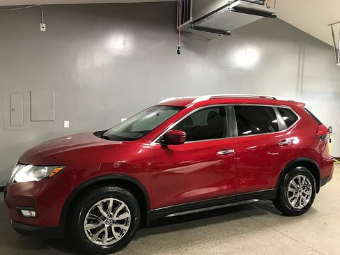 Used 2017 Nissan Rogue SV FWD image 7