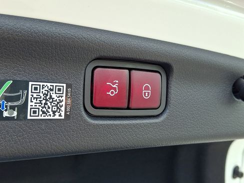 Certified 2025 Mercedes-Benz C 300 4MATIC Sedan image 26