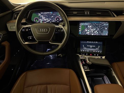 Certified 2021 Audi e-tron Premium Plus w/ Premium Plus Package AWD/4WD image 29