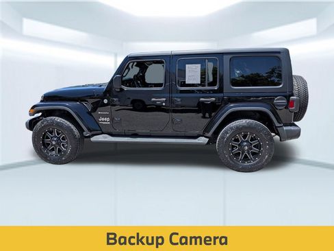 Used 2020 Jeep Wrangler Unlimited Sahara AWD/4WD image 2
