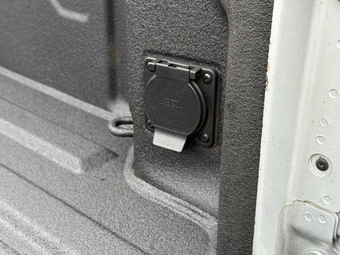 Used 2023 GMC Sierra 3500 SLT w/ SLT Premium Package image 29