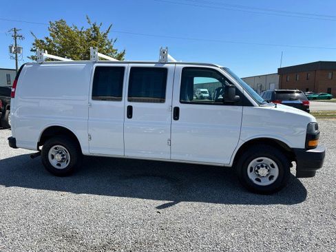Used 2021 Chevrolet Express 2500 w/ Communications Package image 7