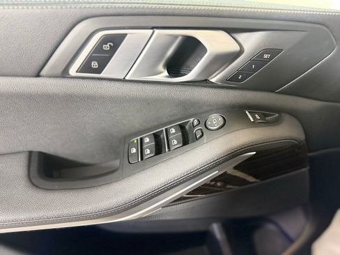Used 2019 BMW X5 xDrive40i w/ Convenience Package AWD/4WD image 16