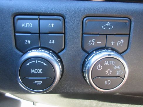 New 2026 GMC Sierra 3500 SLE w/ SLE Value Package image 15