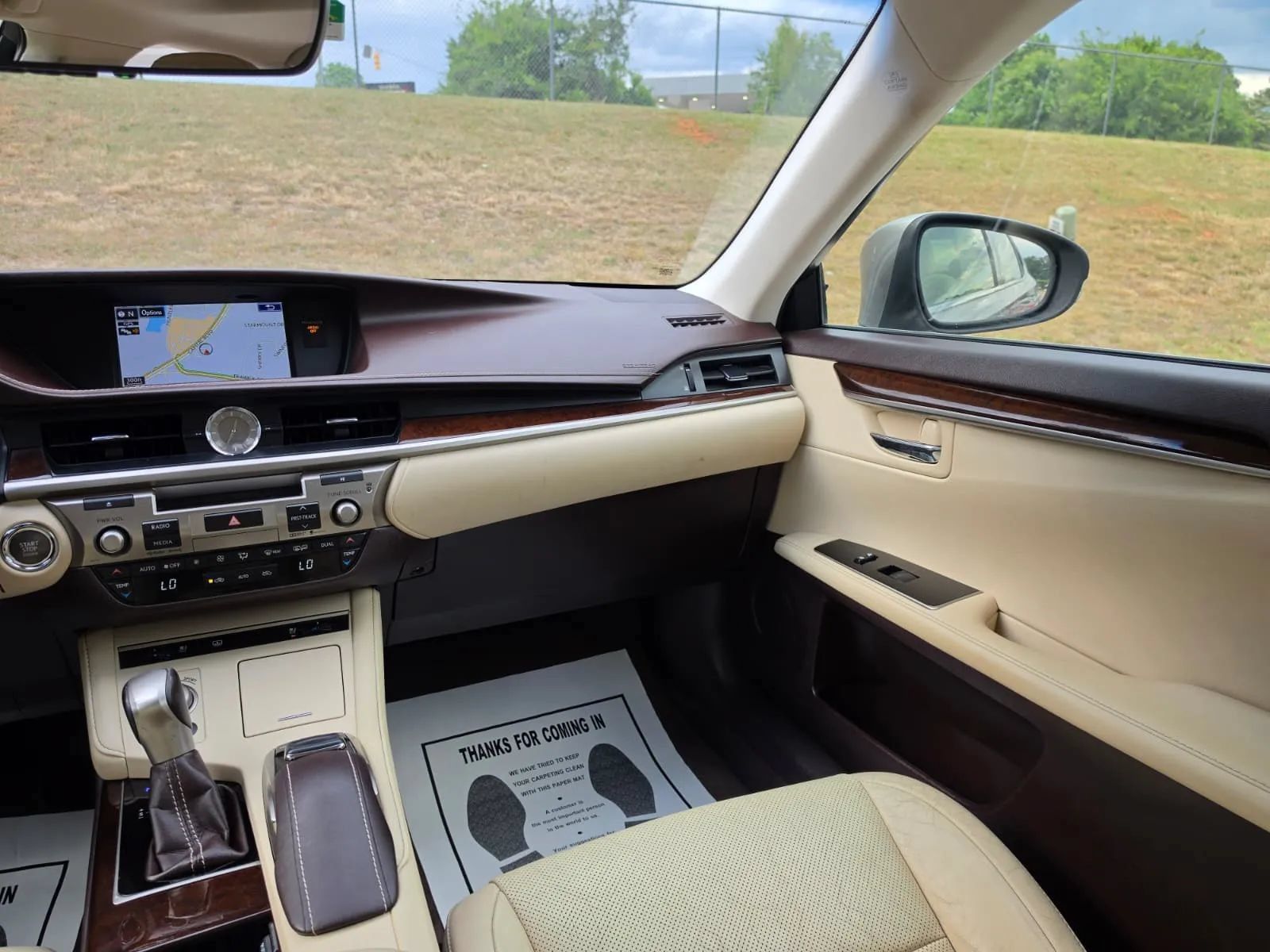 Used 2016 Lexus ES 350 w/ Luxury Package w/Wood Trim FWD image 13