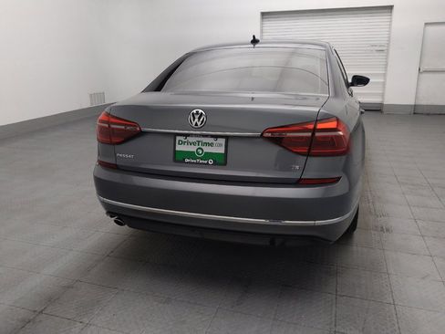 Used 2017 Volkswagen Passat 1.8T R-Line FWD image 7