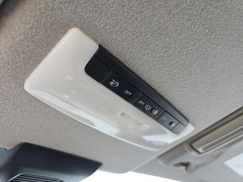 Used 2023 Nissan Kicks SR FWD image 24