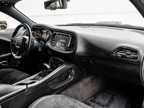 Used 2017 Dodge Challenger R/T Scat Pack RWD image 15