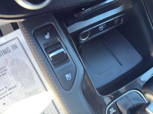 Used 2025 Kia Telluride EX w/ EX Captain's Chair Package image 14