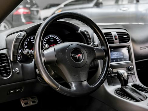 Used 2006 Chevrolet Corvette Coupe image 17